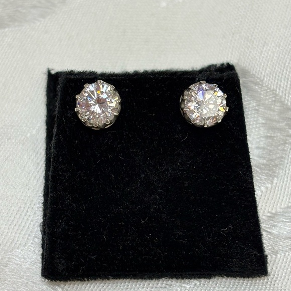 Sterling Silver 10 Prong High Quality Diamond Simulant Earrings - Picture 6 of 7